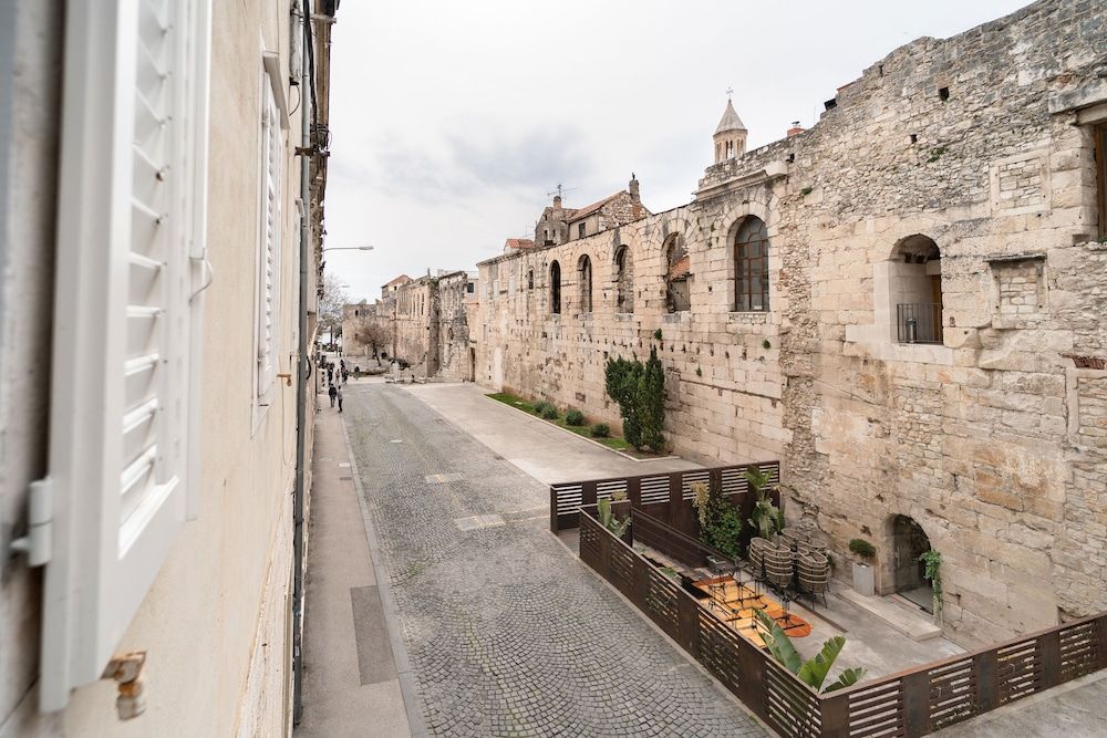 undefined Tifani Luxury Rooms 2