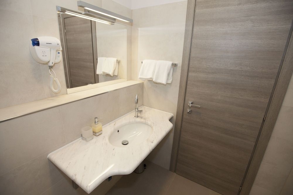 Tifani Luxury Rooms Double or Twin Room 23