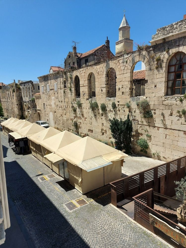 undefined Tifani Luxury Rooms 5