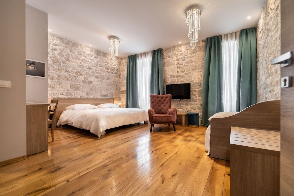 undefined Tifani Luxury Rooms 7