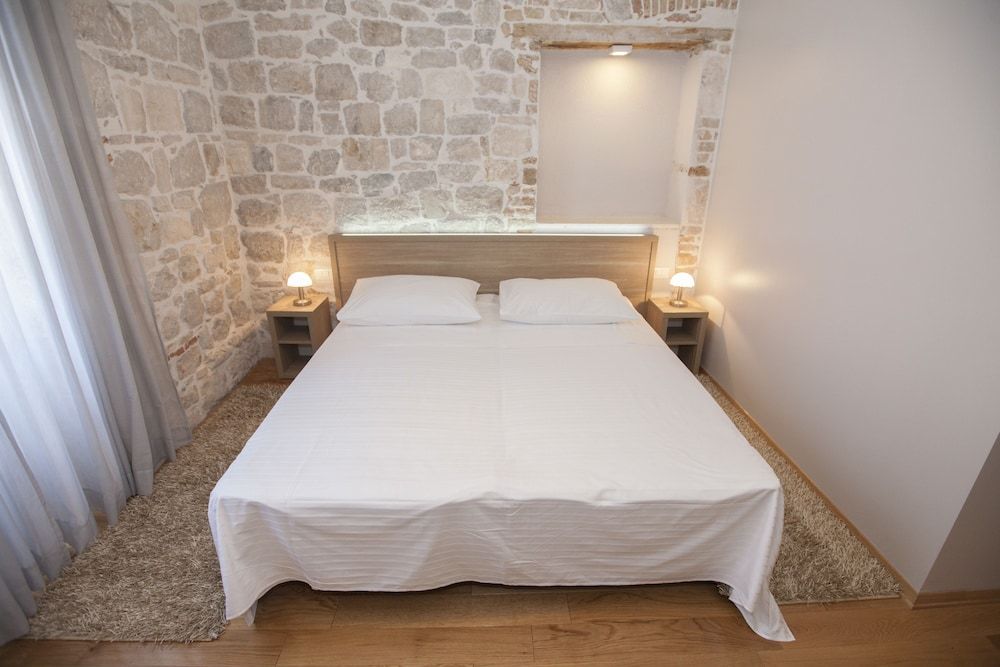 Tifani Luxury Rooms Double or Twin Room 10