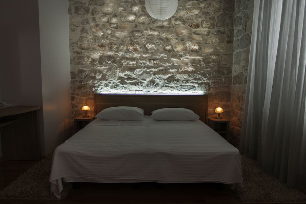 Tifani Luxury Rooms Double or Twin Room 13