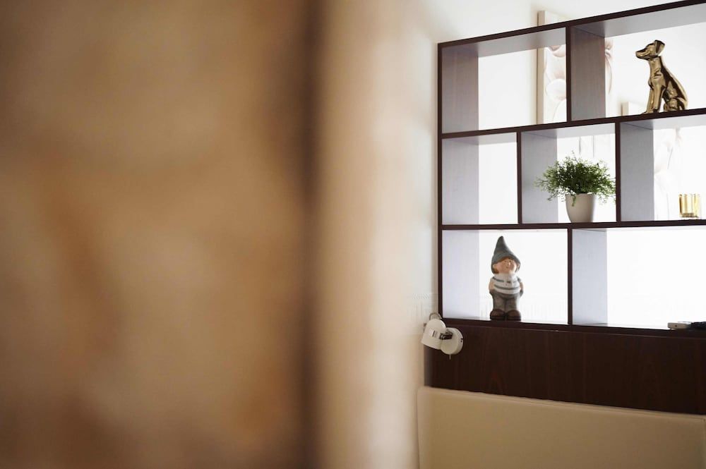 Palace Central Square Economy Twin Room 9