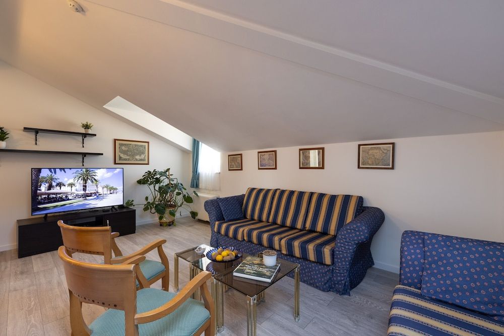 Royal Room