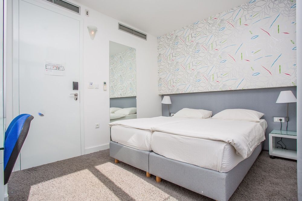 Hotel Jona Standard Room, Partial Sea View 4