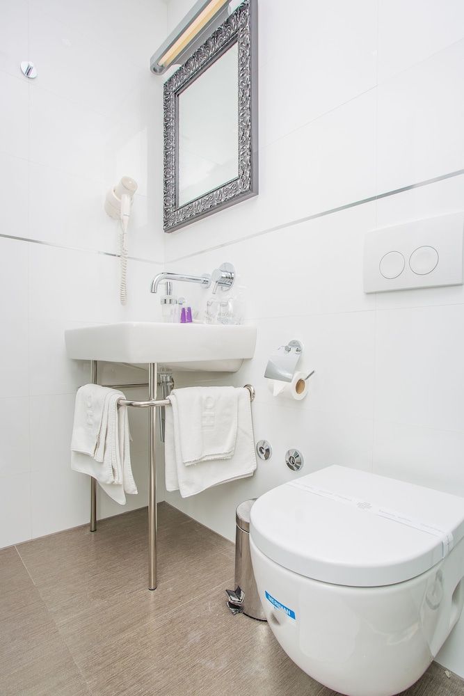 Hotel Jona Standard Room, Partial Sea View 13