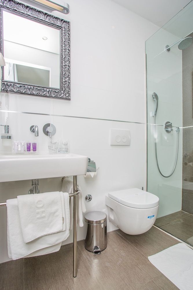 Hotel Jona Standard Room, Partial Sea View 9