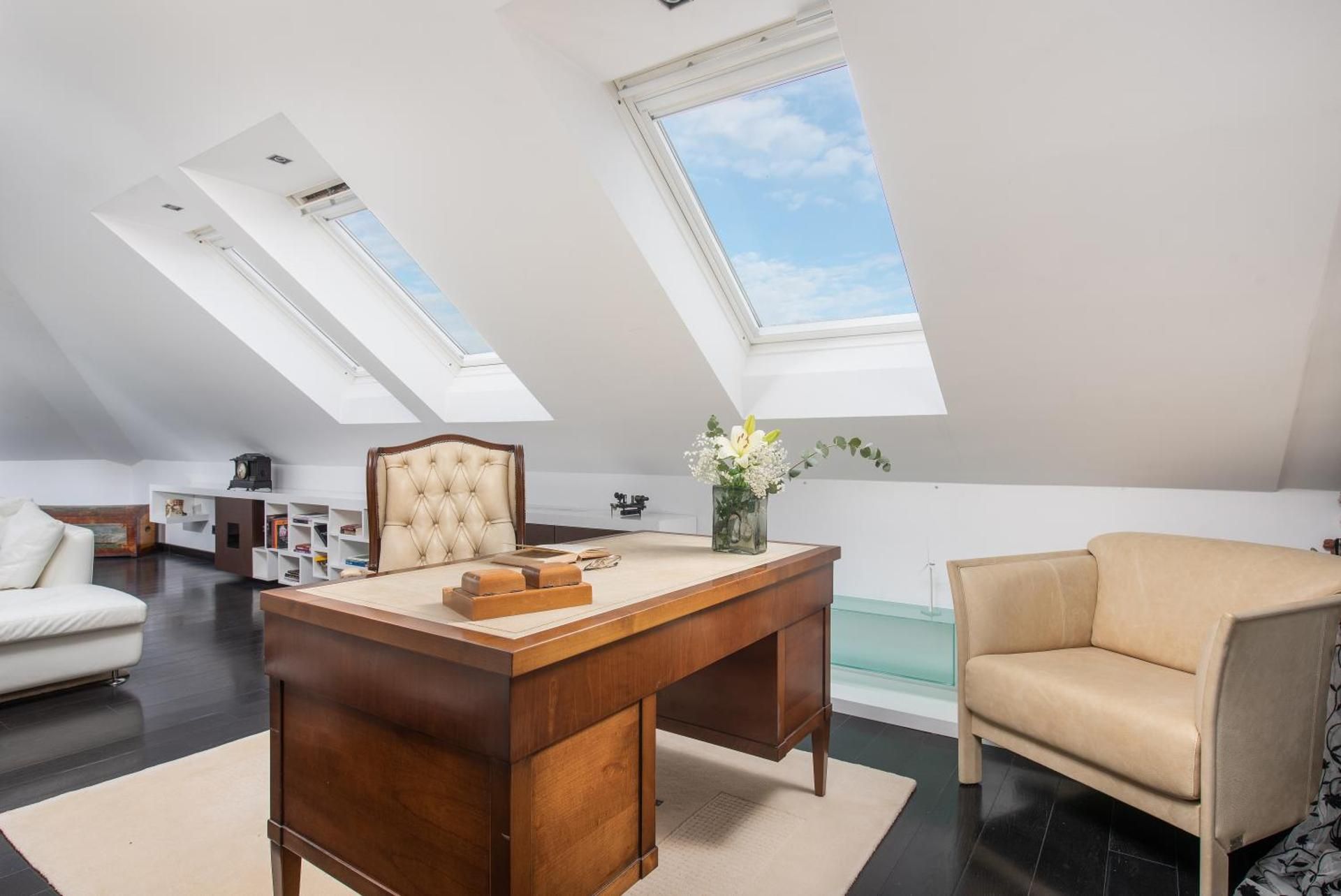 Penthouse Suite with Hot Tub Terrace and Old town view