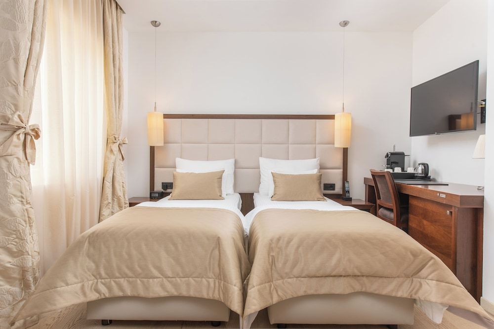 undefined Hotel Marmont Heritage 4