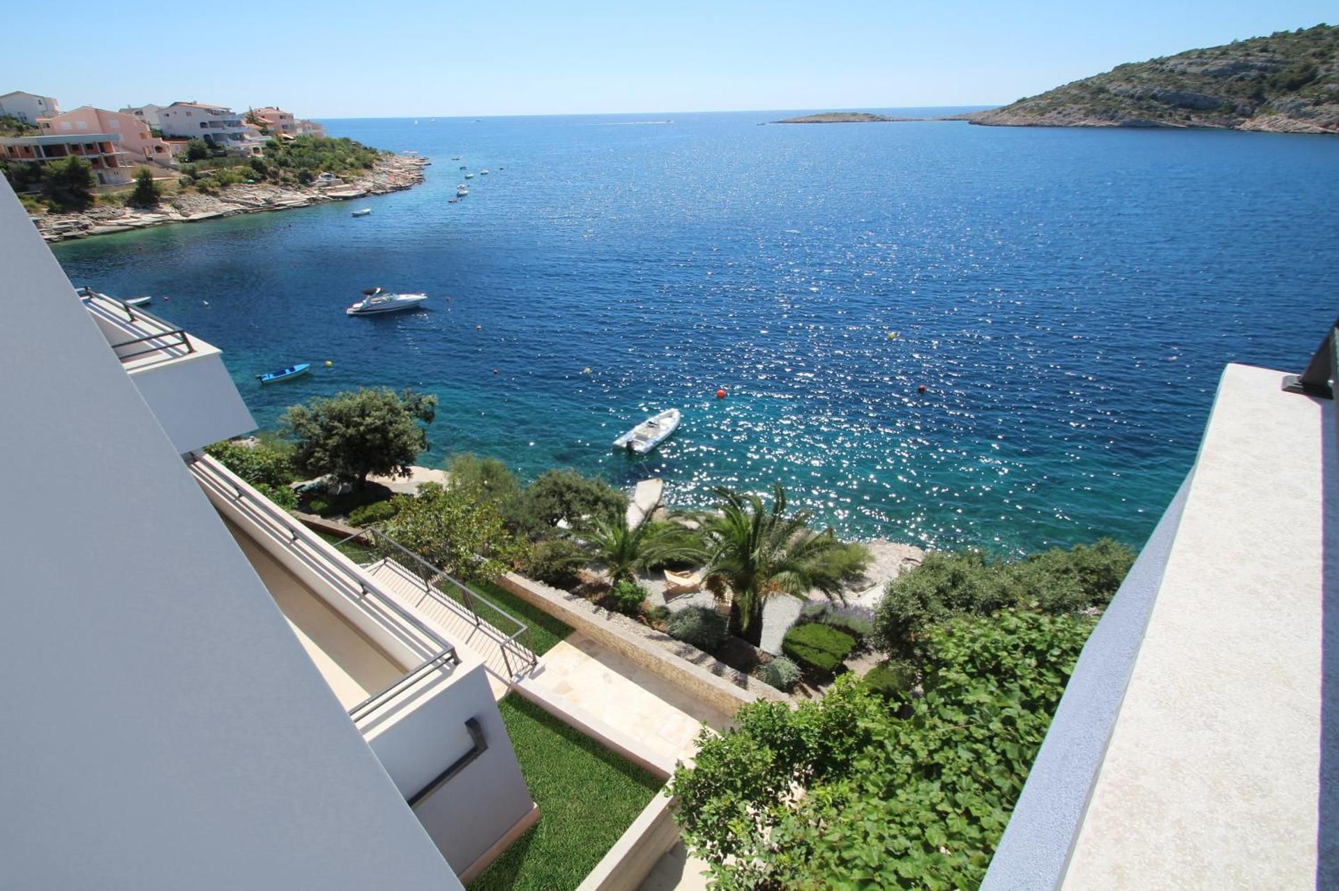 Two-Bedroom Apartment with Terrace and Sea View