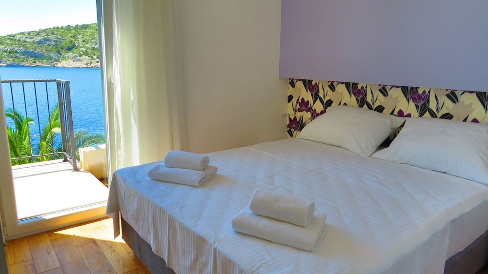 Comfort Apartment, 2 Bedrooms, Patio, Sea View