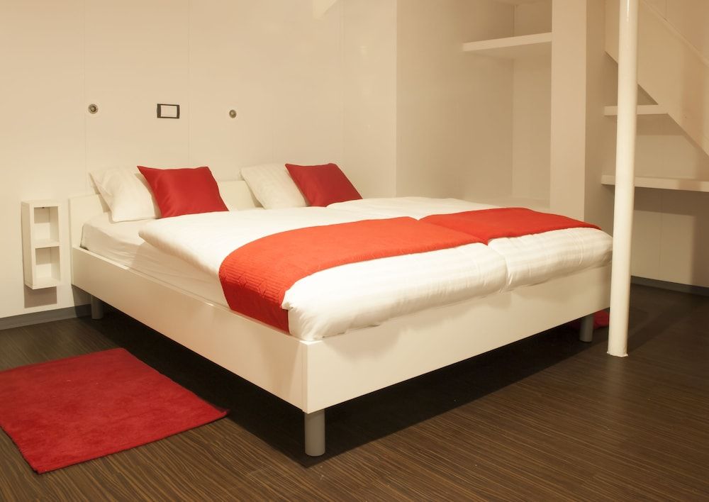 Botel Marina - Hostel Quadruple Room 5