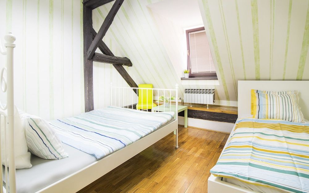 Hostel Centar Twin Room With Shared Bathroom 8