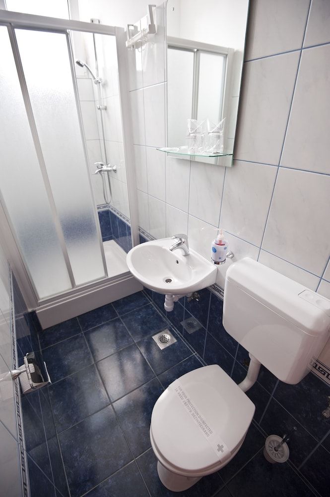 Villa Marjela Triple Room 10