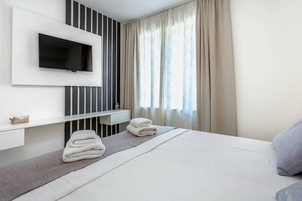 Sunset Split Rooms Standard Double Room 4