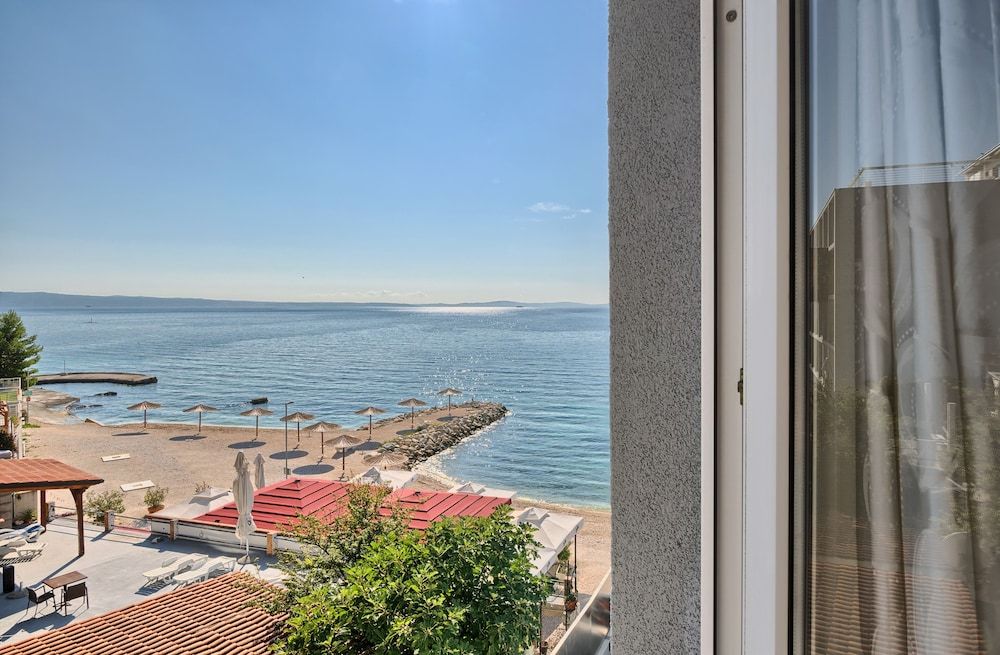 Sunset Split Rooms Standard Double Room 9