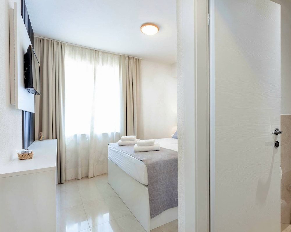 Sunset Split Rooms Standard Double Room 2