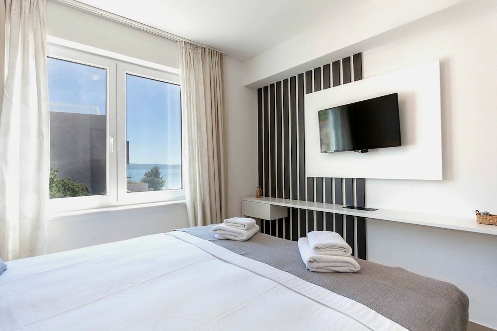 Sunset Split Rooms Standard Double Room 8