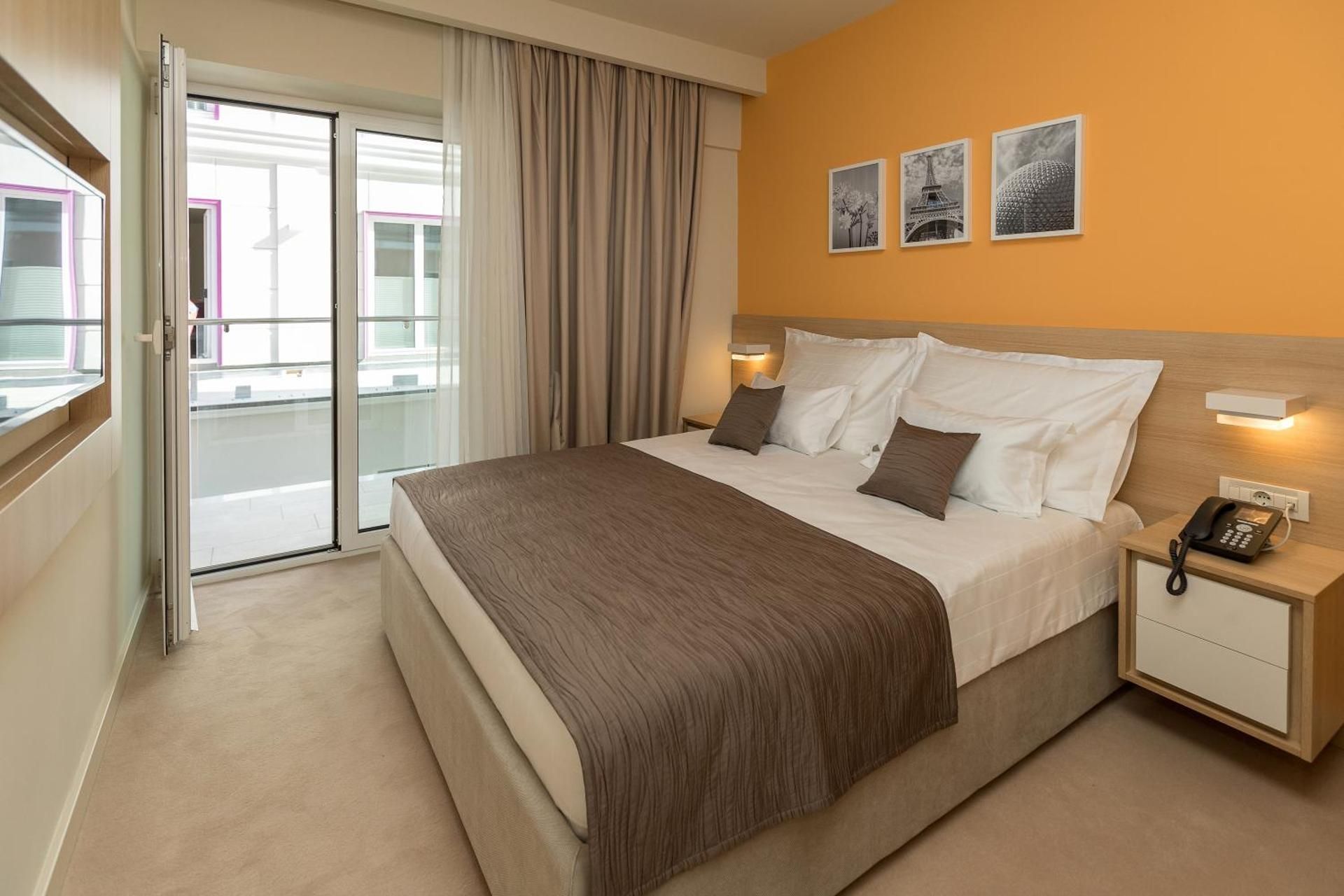 Superior Deluxe Double or Twin Room 