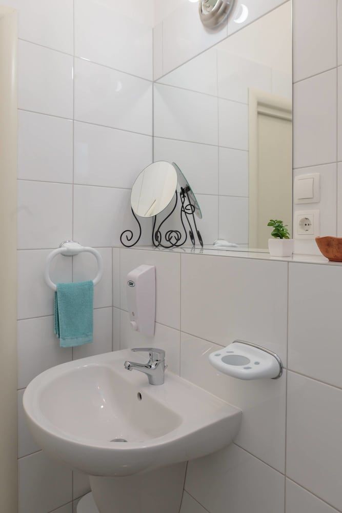 PLR Accommodation Double Room 9