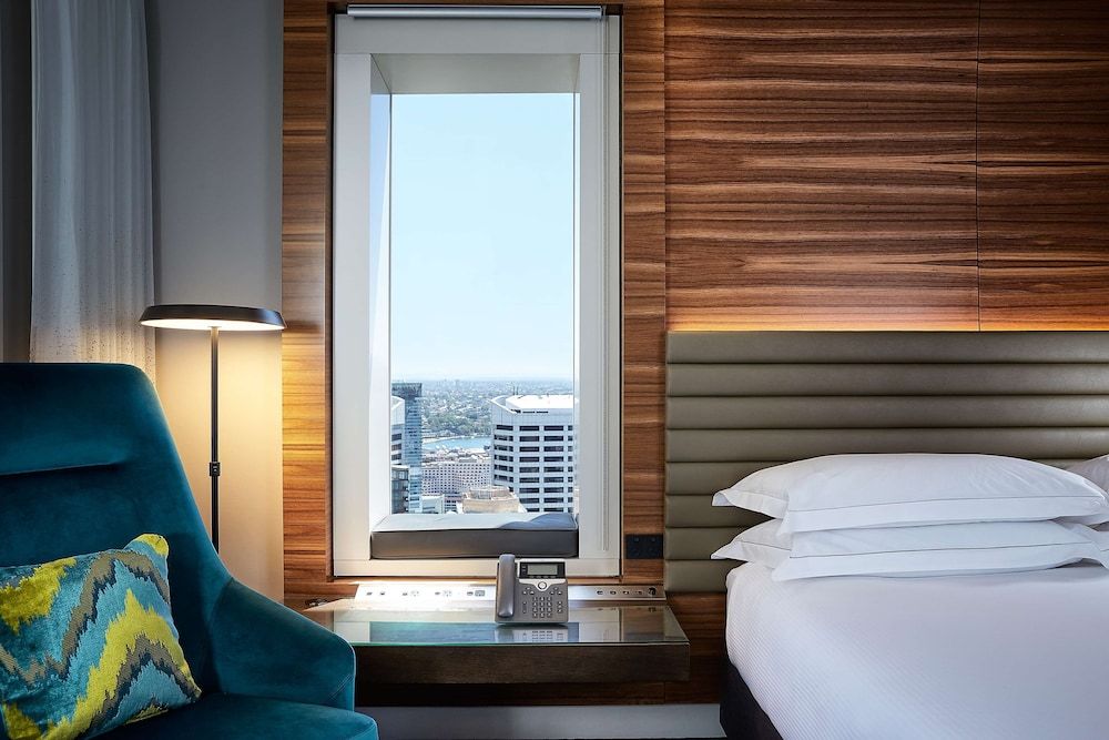 Corner Deluxe Room with 1 King Bed