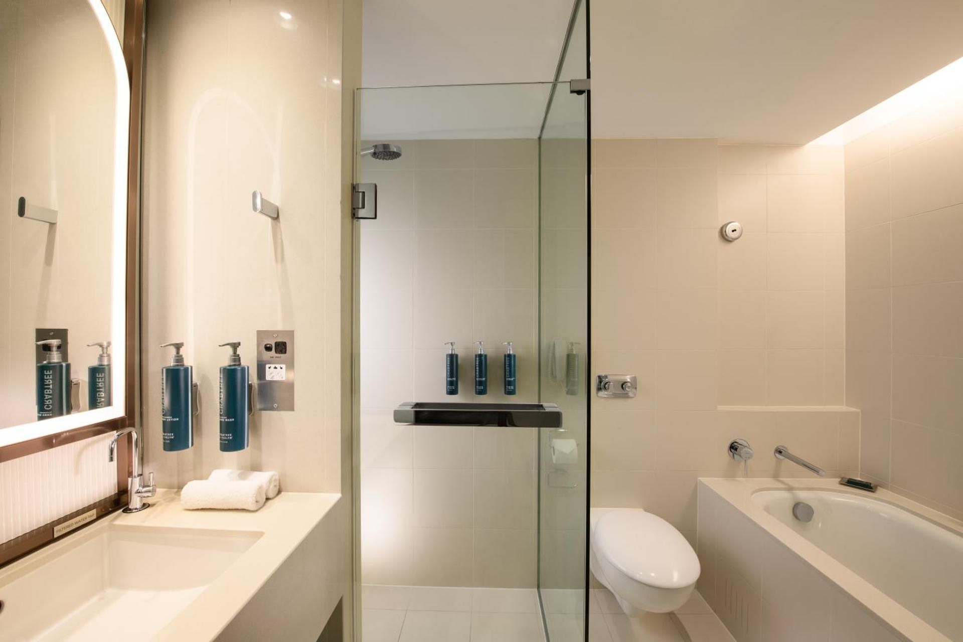 Hilton Sydney King Deluxe Room 2