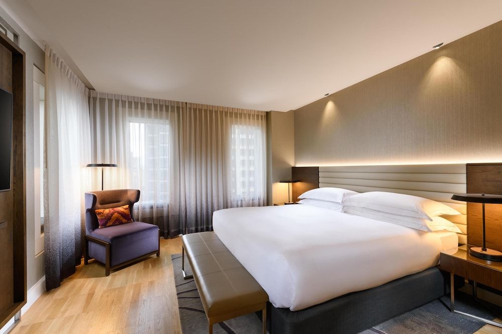 undefined Hilton Sydney 4