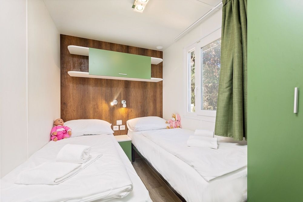 Family Mobile Home, 3 Bedrooms (Forest Escape)
