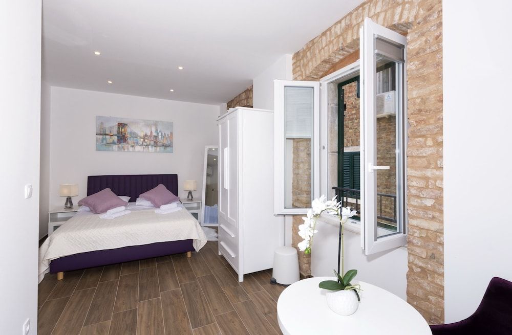 Peruzovic Rooms 2 Deluxe Double Room (Plinarska 12) 6