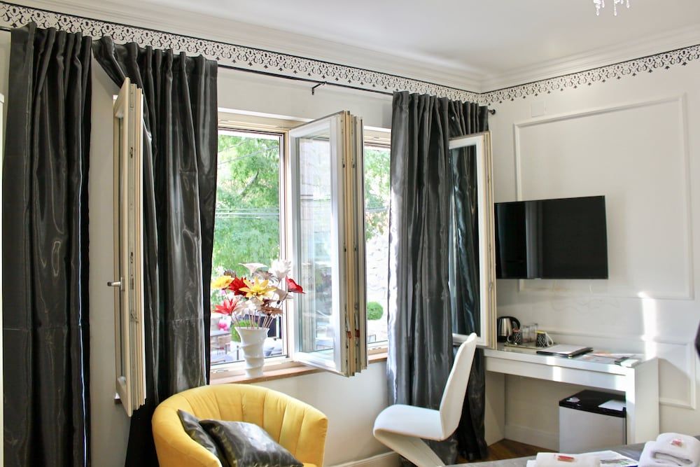 Galeria Valeria Seaside Downtown - MAG Quaint & Elegant Boutique Hotel Superior Queen Room 15