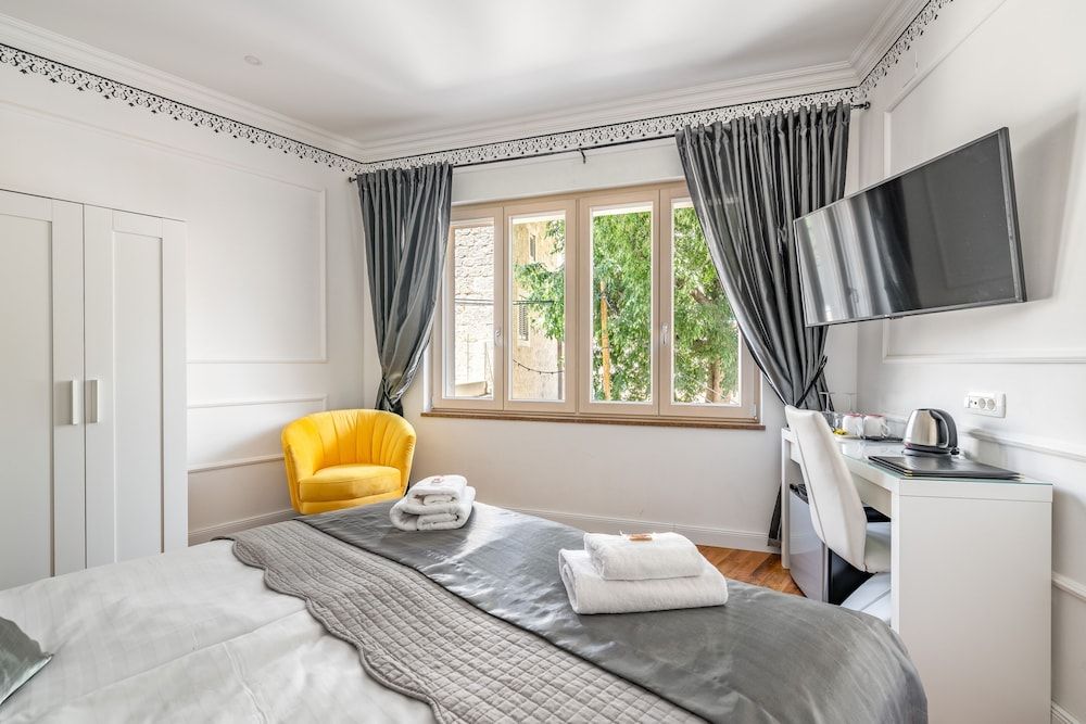 Galeria Valeria Seaside Downtown - MAG Quaint & Elegant Boutique Hotel Superior Queen Room