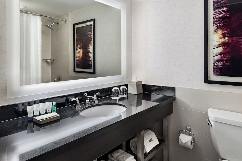 The Westin Harbour Castle, Toronto Room, 2 Double Beds, Non Smoking 3