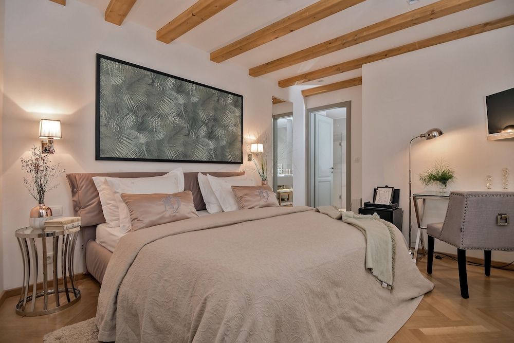 Heritage Hotel 19 Double Room, Ground Floor 2