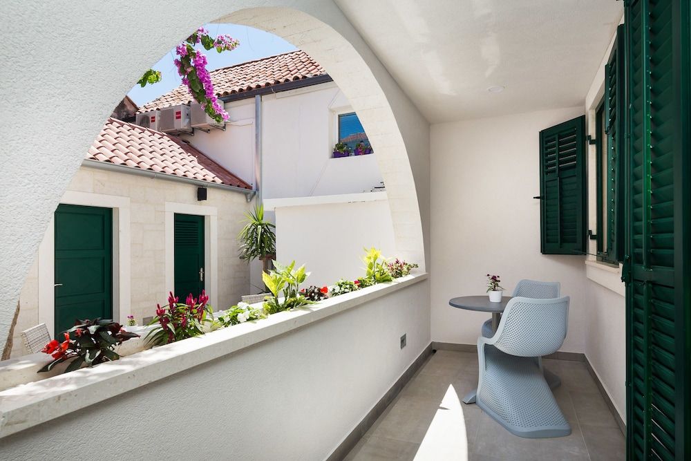 undefined Balatura The Fine Bed & Breakfast 9