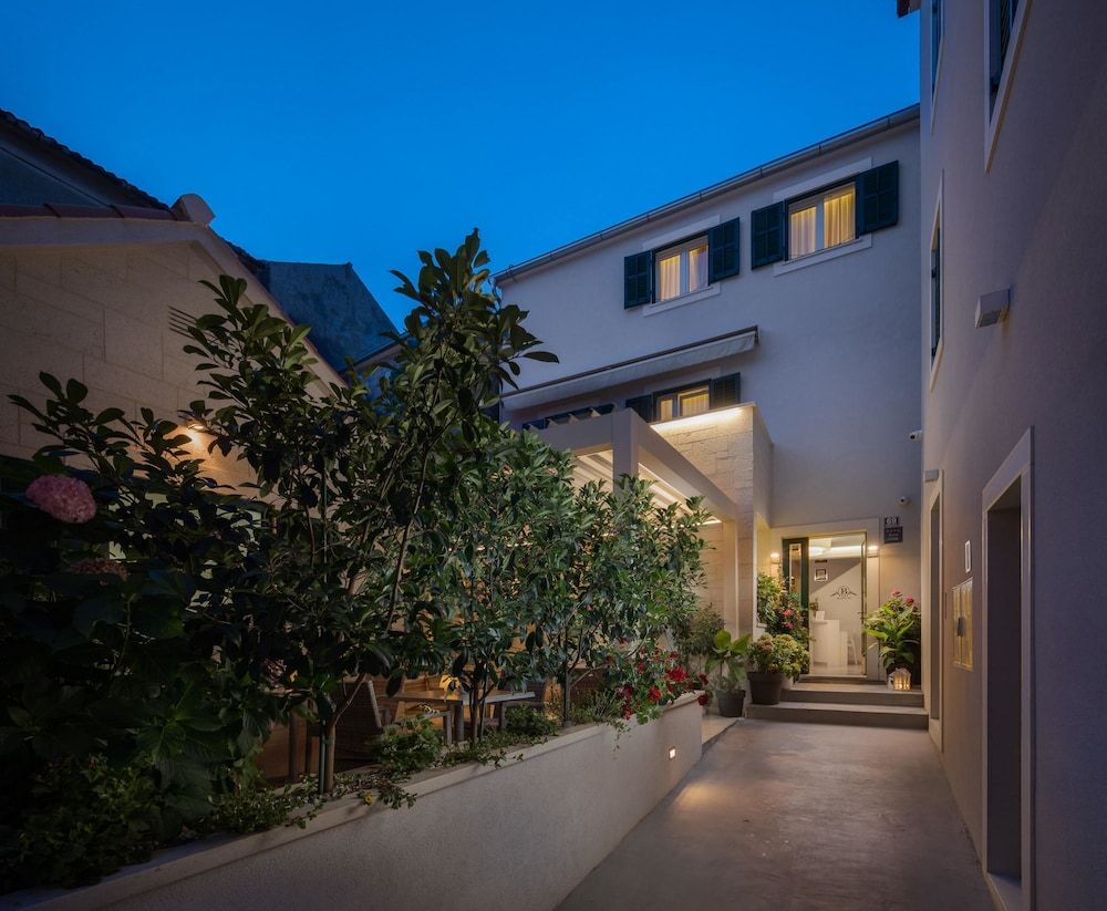 undefined Balatura The Fine Bed & Breakfast 8