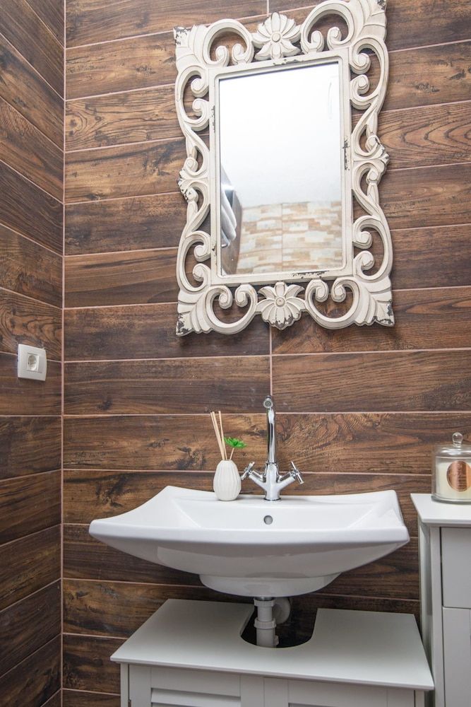 Villa Trau dOro Traditional Double Room, 1 King Bed 5