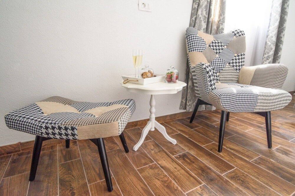 Room Service - Dining