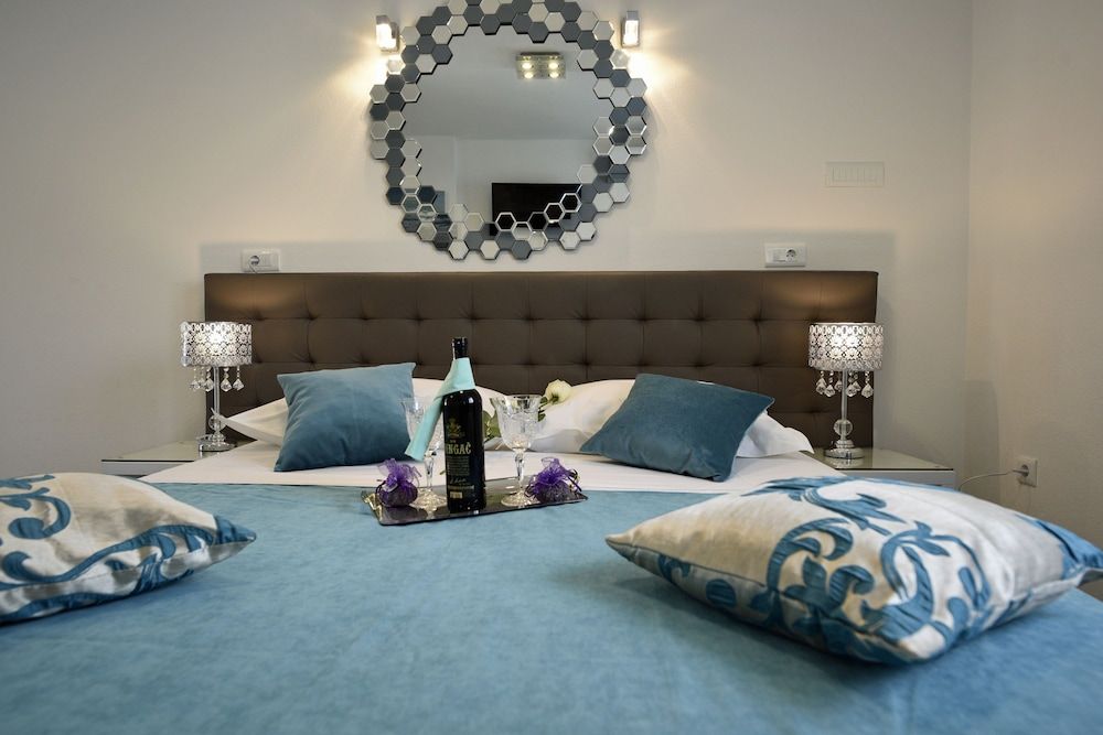 Kuzma Rooms Premium Double or Twin Room (Dvornikova street, Annex) 13
