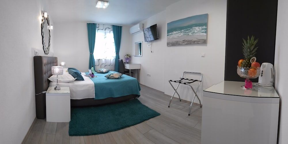 Kuzma Rooms Premium Double or Twin Room (Dvornikova street, Annex) 15