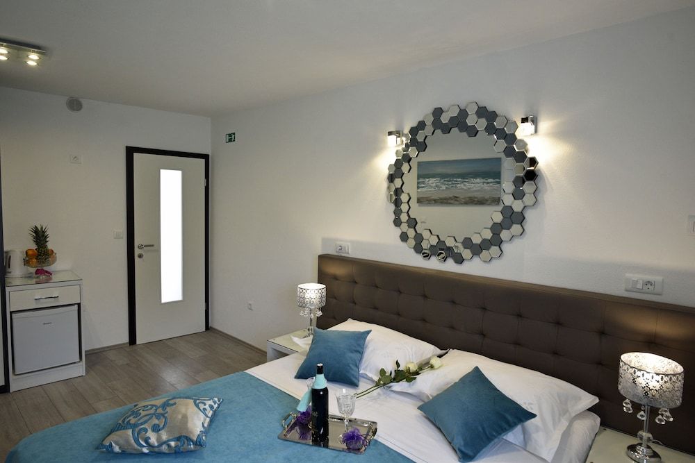 Kuzma Rooms Premium Double or Twin Room (Dvornikova street, Annex) 6