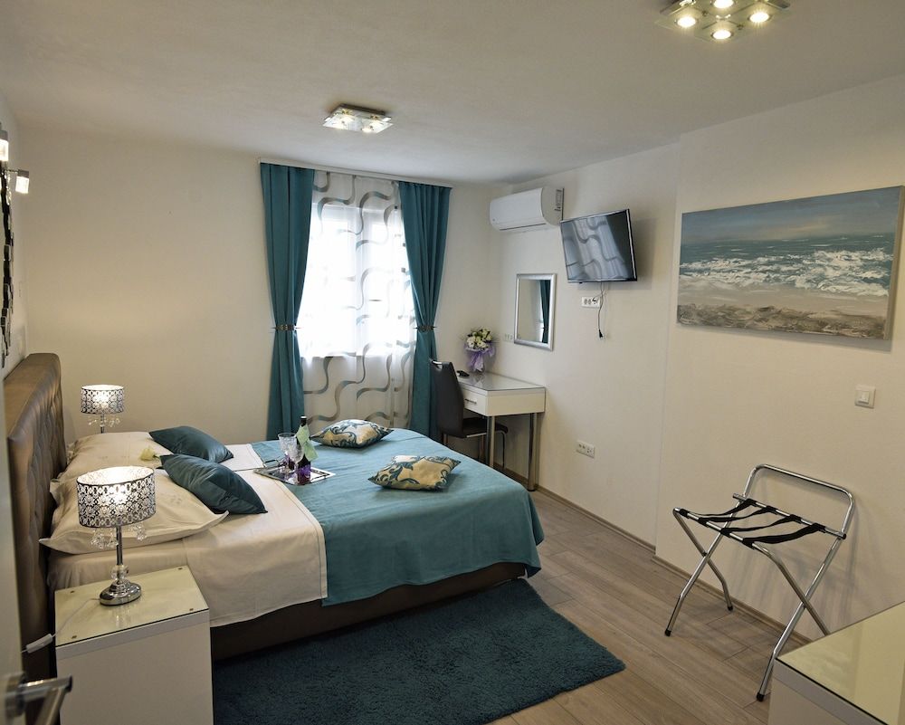 Kuzma Rooms Premium Double or Twin Room (Dvornikova street, Annex) 12