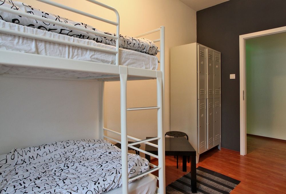 Taban Hostel Zagreb - hostel 1 bed in 6-bed mixed dormitory