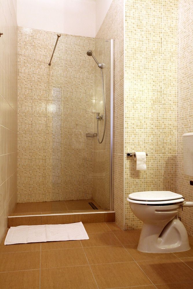 Taban Hostel Zagreb - hostel Deluxe Quadruple Room 5