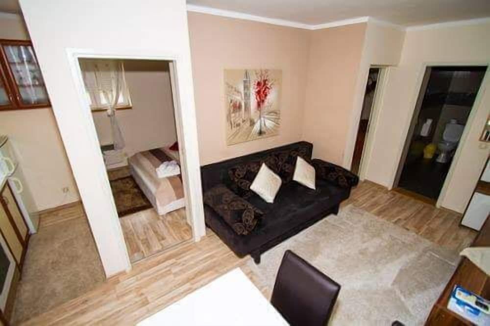 Villa Vanilla with Heated Pool Apartment, 2 Bedrooms, Terrace, Pool View 7