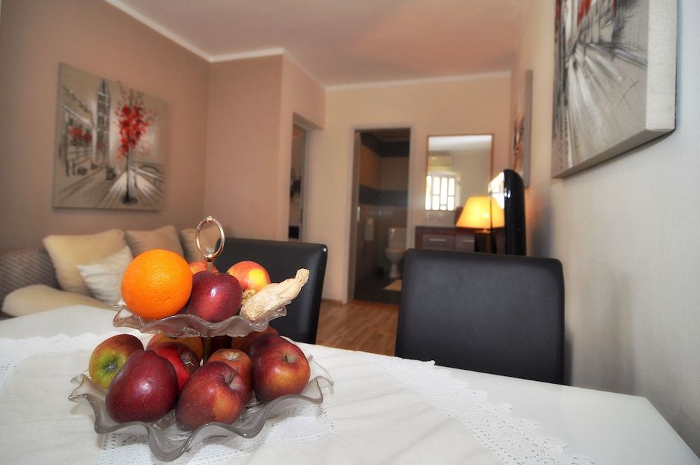 Villa Vanilla with Heated Pool Apartment, 2 Bedrooms, Terrace, Pool View 18