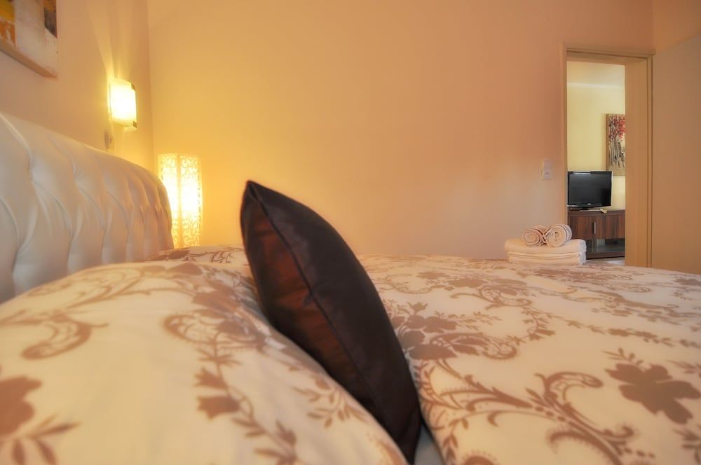 Villa Vanilla with Heated Pool Apartment, 2 Bedrooms, Terrace, Pool View 5