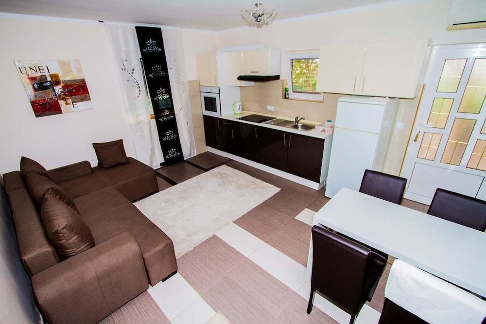 Villa Vanilla with Heated Pool Comfort Apartment, 1 Bedroom, Patio, Pool View 5