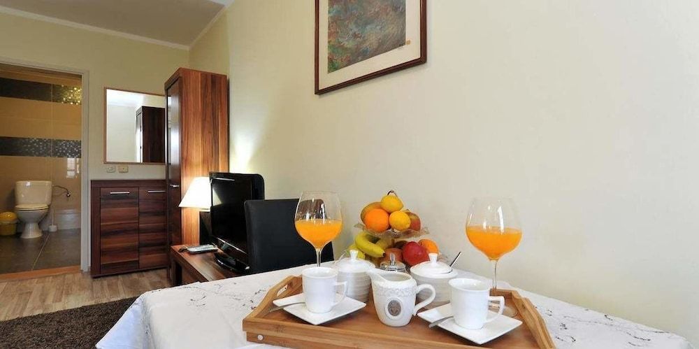 Villa Vanilla with Heated Pool Apartment, 2 Bedrooms, Terrace, Pool View 8