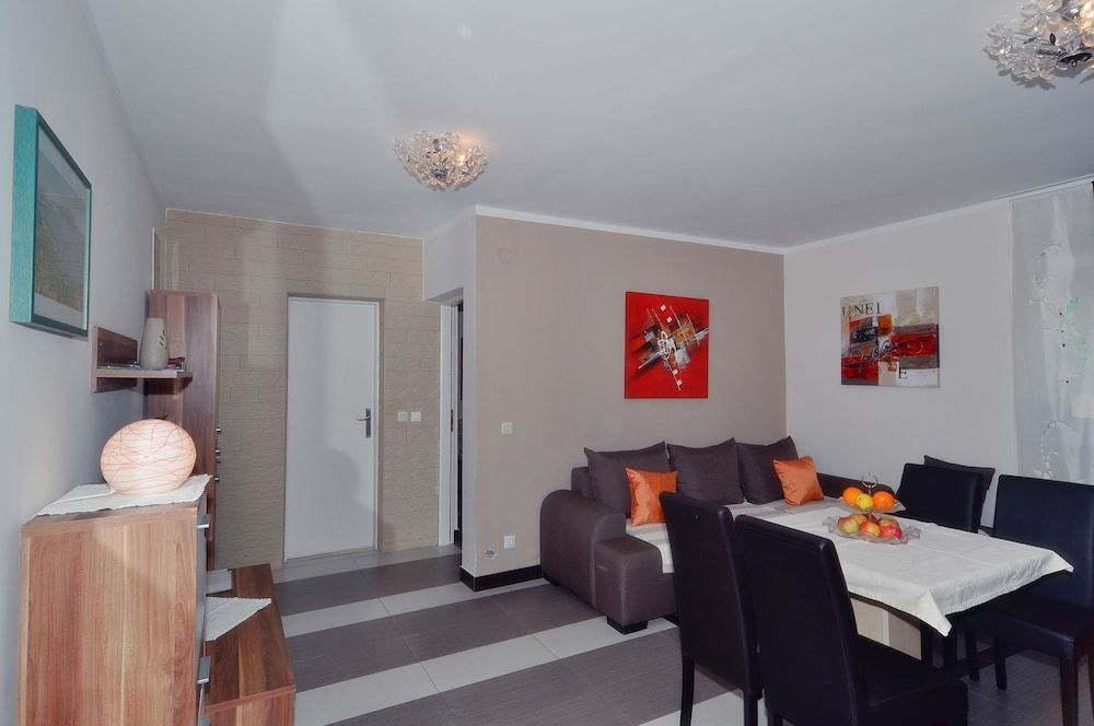 Villa Vanilla with Heated Pool Comfort Apartment, 1 Bedroom, Patio, Pool View 8