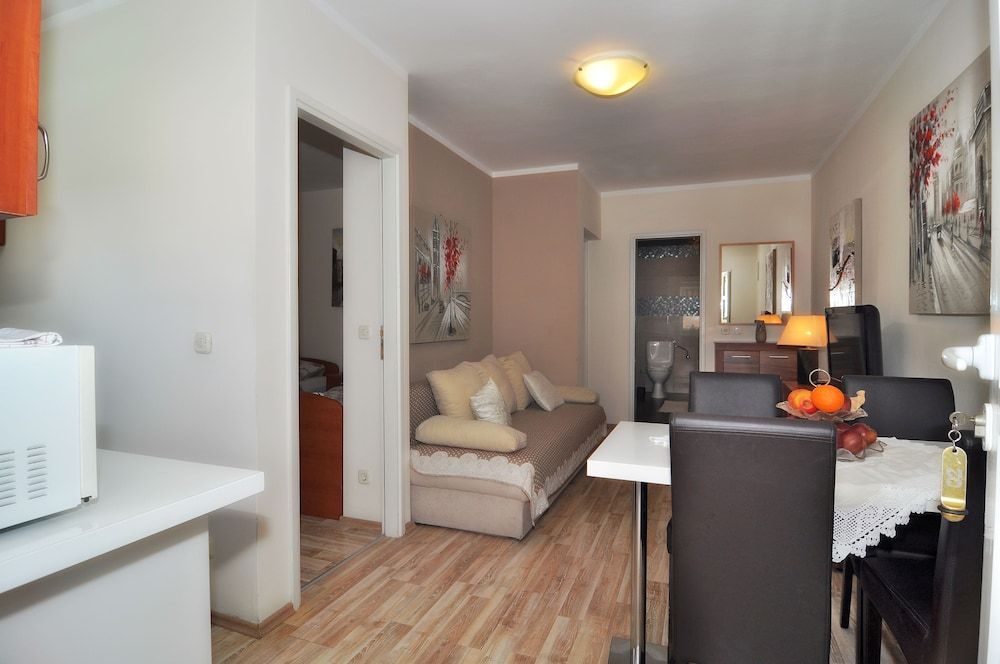 Villa Vanilla with Heated Pool Apartment, 2 Bedrooms, Terrace, Pool View 17